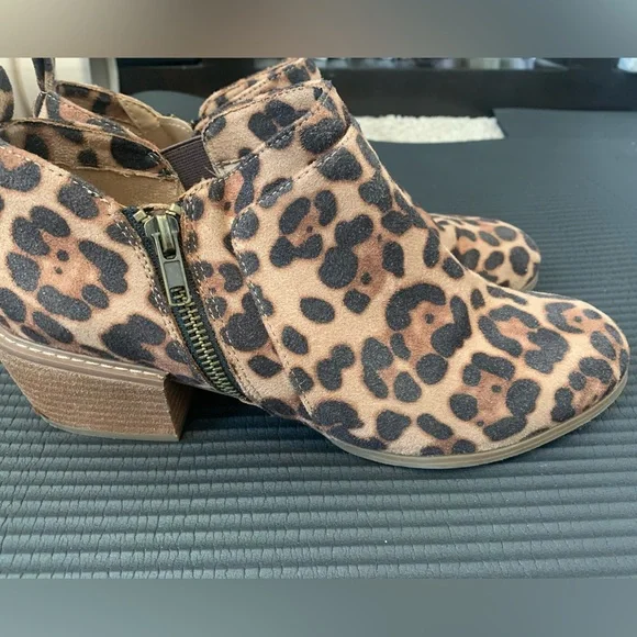 SOUL Naturalizer Leopard Print Ankle Boots 10 - Picture 1 of 4